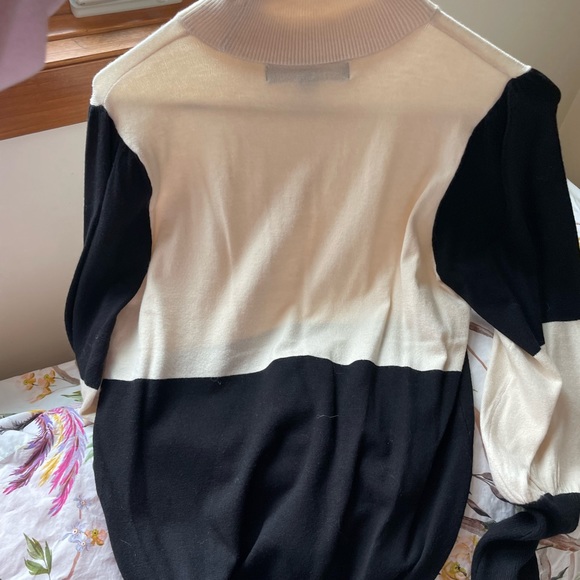 Vero Moda Juliet Sleeve Pullover Sweater, Black & OffWhite. Like new! - Picture 8 of 9